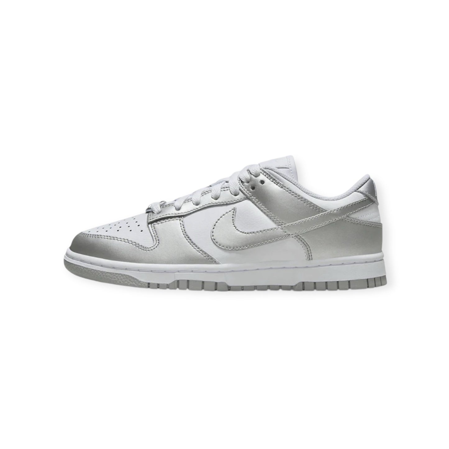 Nike Dunk Low “METALLIC SILVER”