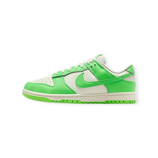 Nike Dunk Low W “GREEN STRIKE”